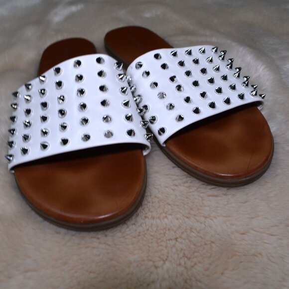 Steve Madden Farrin White Spiked Slip-On Sandals Size 8 - Picture 5 of 11